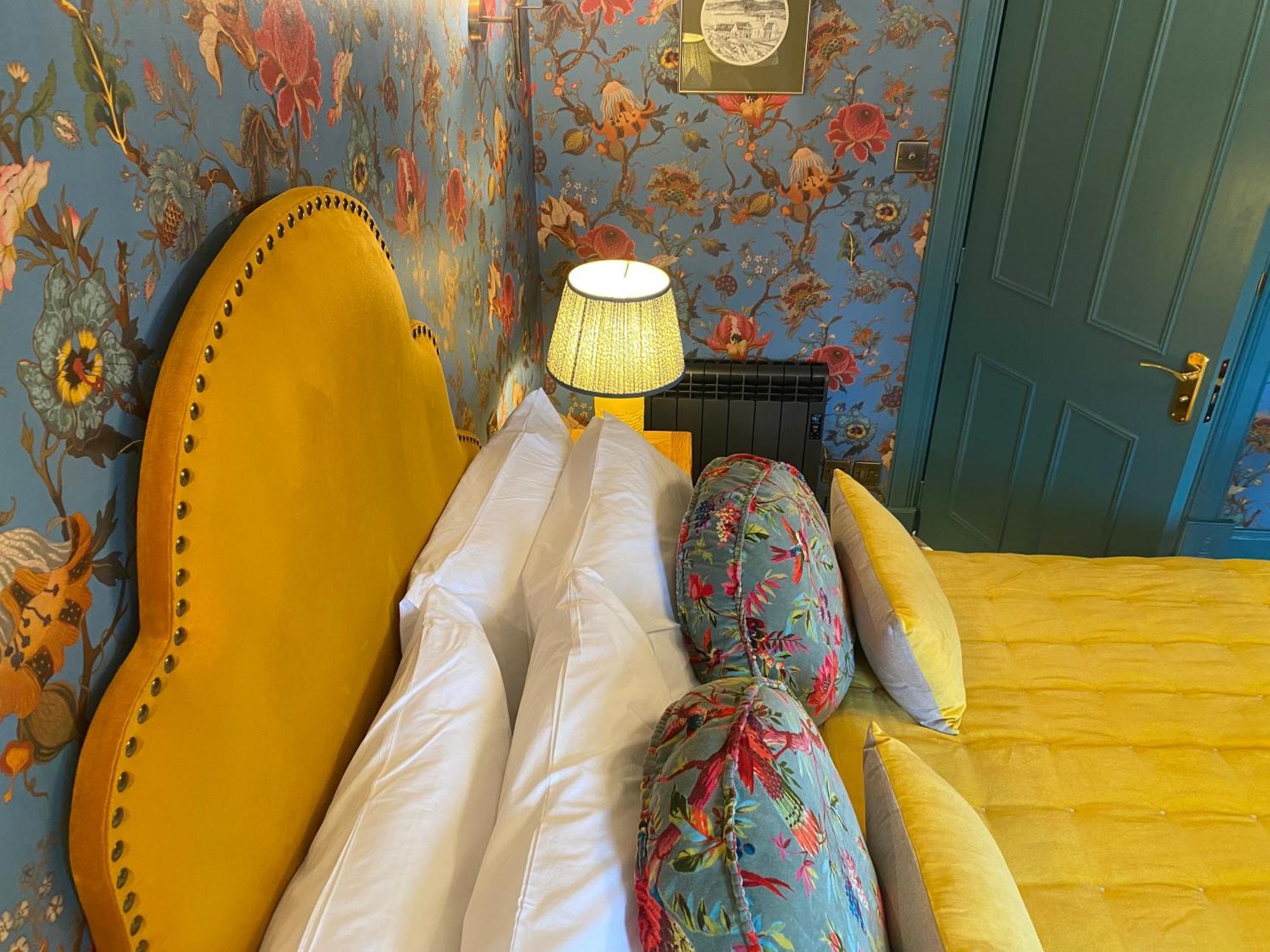 Roslyn House Hotel โทเบอร์โมรี ภายนอก รูปภาพ